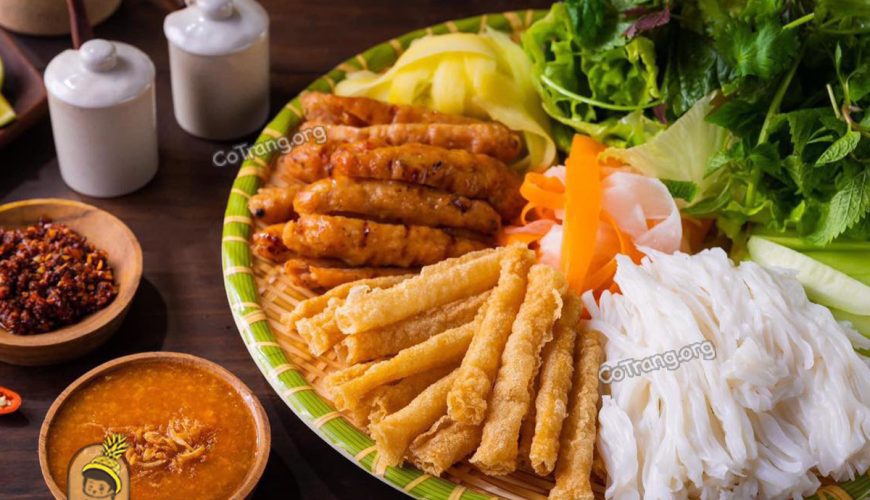 Bạn có thể tìm thấy mọi thứ về cuộc sống ở Nha Trang trên NhaTrangLives.com